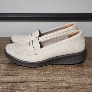 Bzees Gamma Women's Loafers Shoes Size 10 Wide Beige